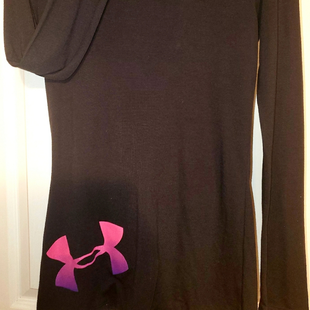 UNDERARMUR TSHIRT SMALL